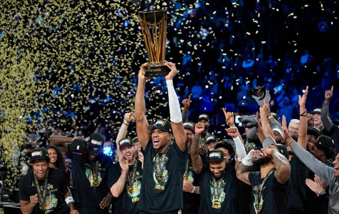 od体育电竞-雄鹿队球员合力备战新赛季，冲击总冠军(雄鹿队球员合力备战新赛季,冲击总冠军是谁)