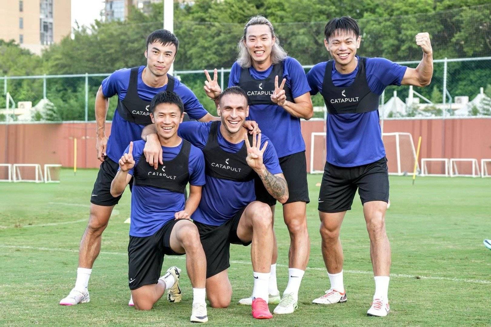 雄狮将士迎战多特蒙德一役,实力对决惊险激烈的简单介绍 雄狮将士迎战多特蒙德一役,实力对决惊险激烈的简单介绍