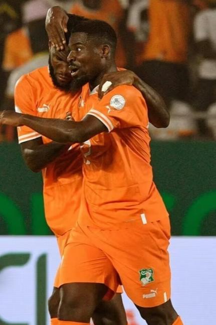 od体育活动-关于东道主运动员力压强敌夺得金牌的信息