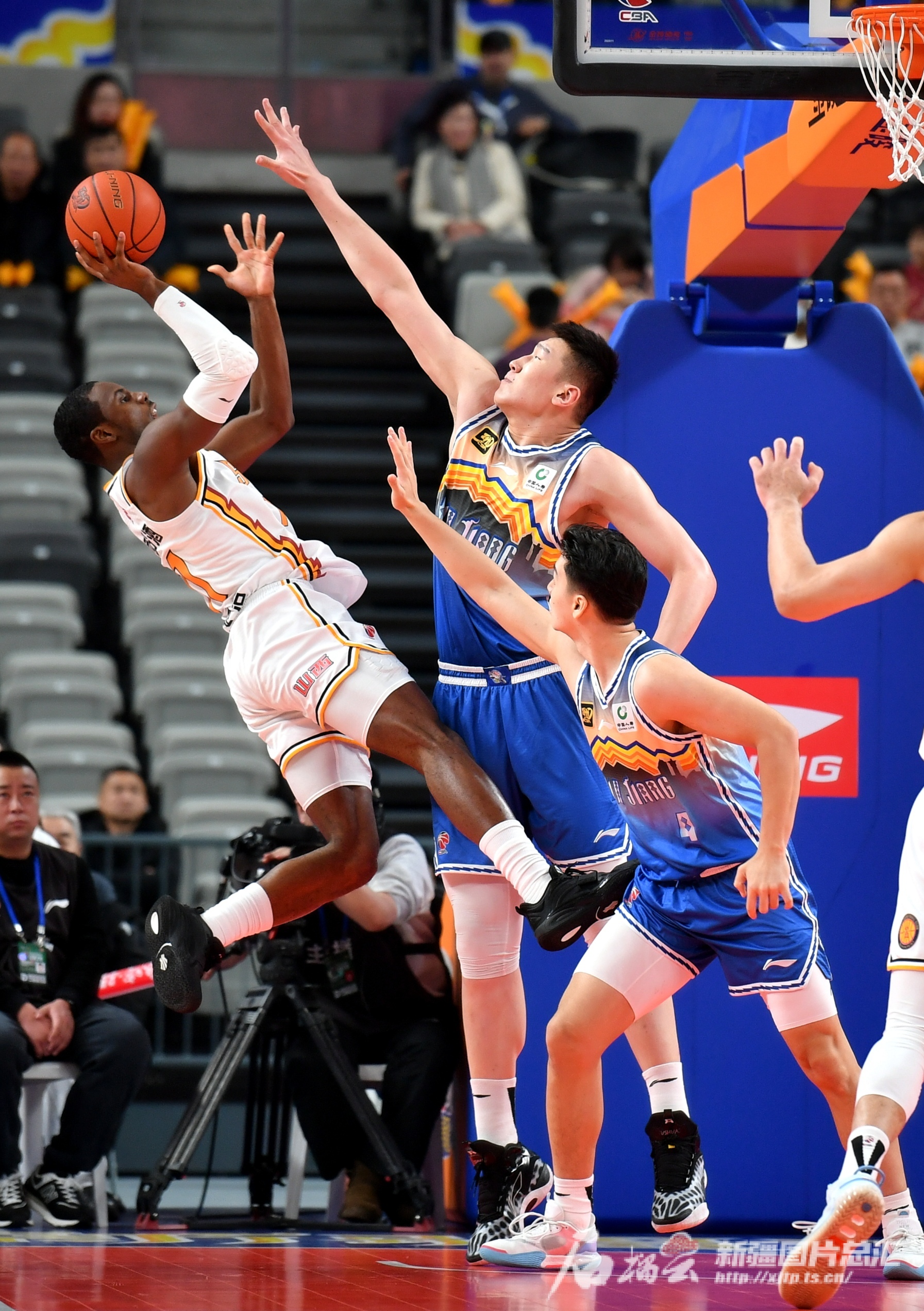 吉林男篮负于新疆队，遭遇连败