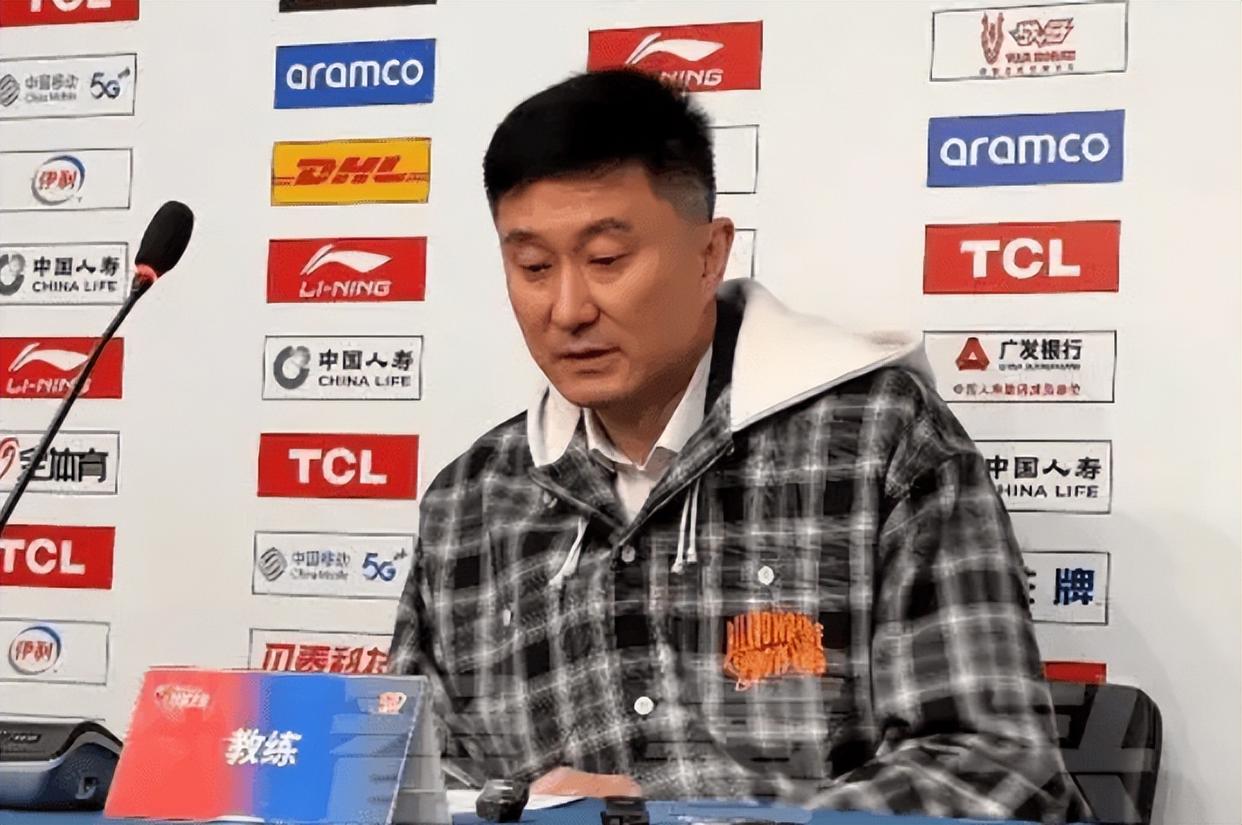 关于湖南男篮面临危机,教练组提出调整方案的信息 关于湖南男篮面临危机,教练组提出调整方案的信息