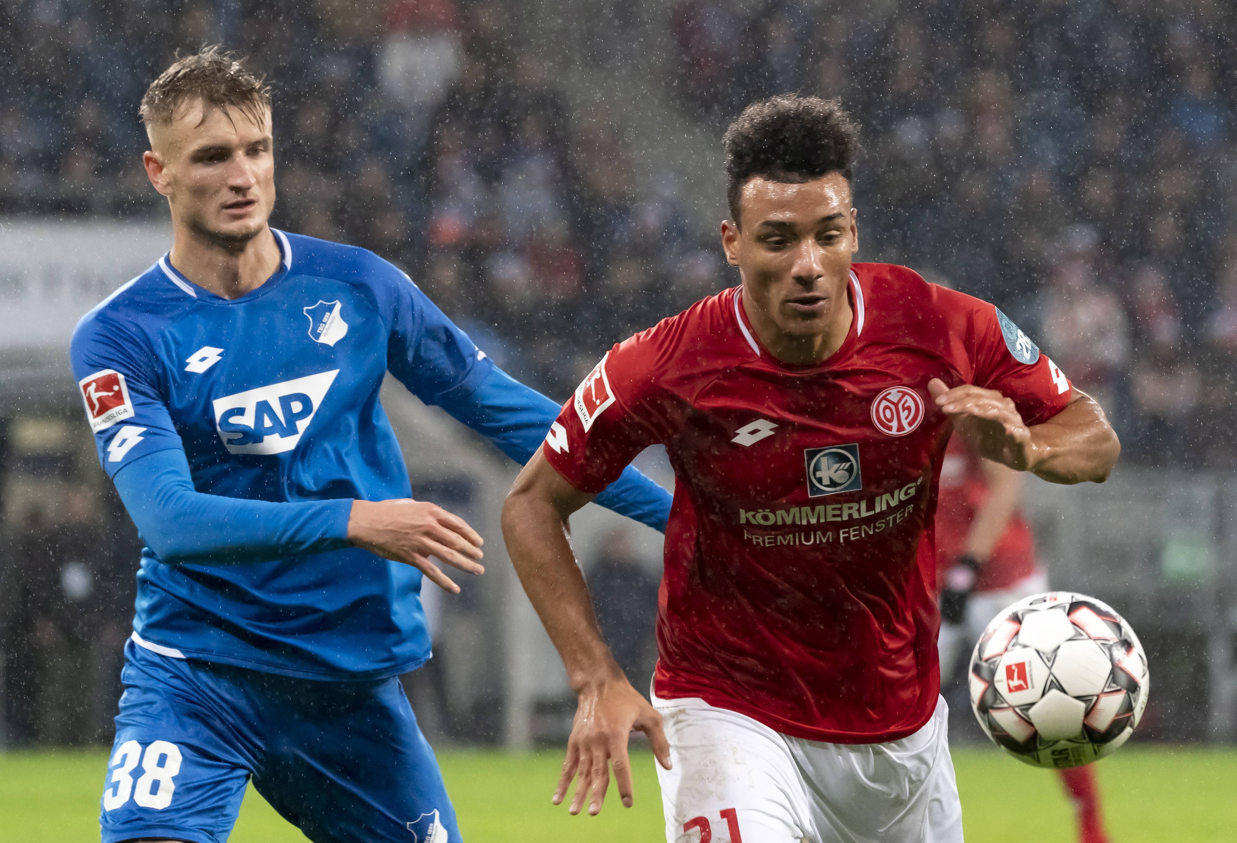 霍芬海姆连败两场,德甲保级形势堪忧 霍芬海姆连败两场,德甲保级形势堪忧