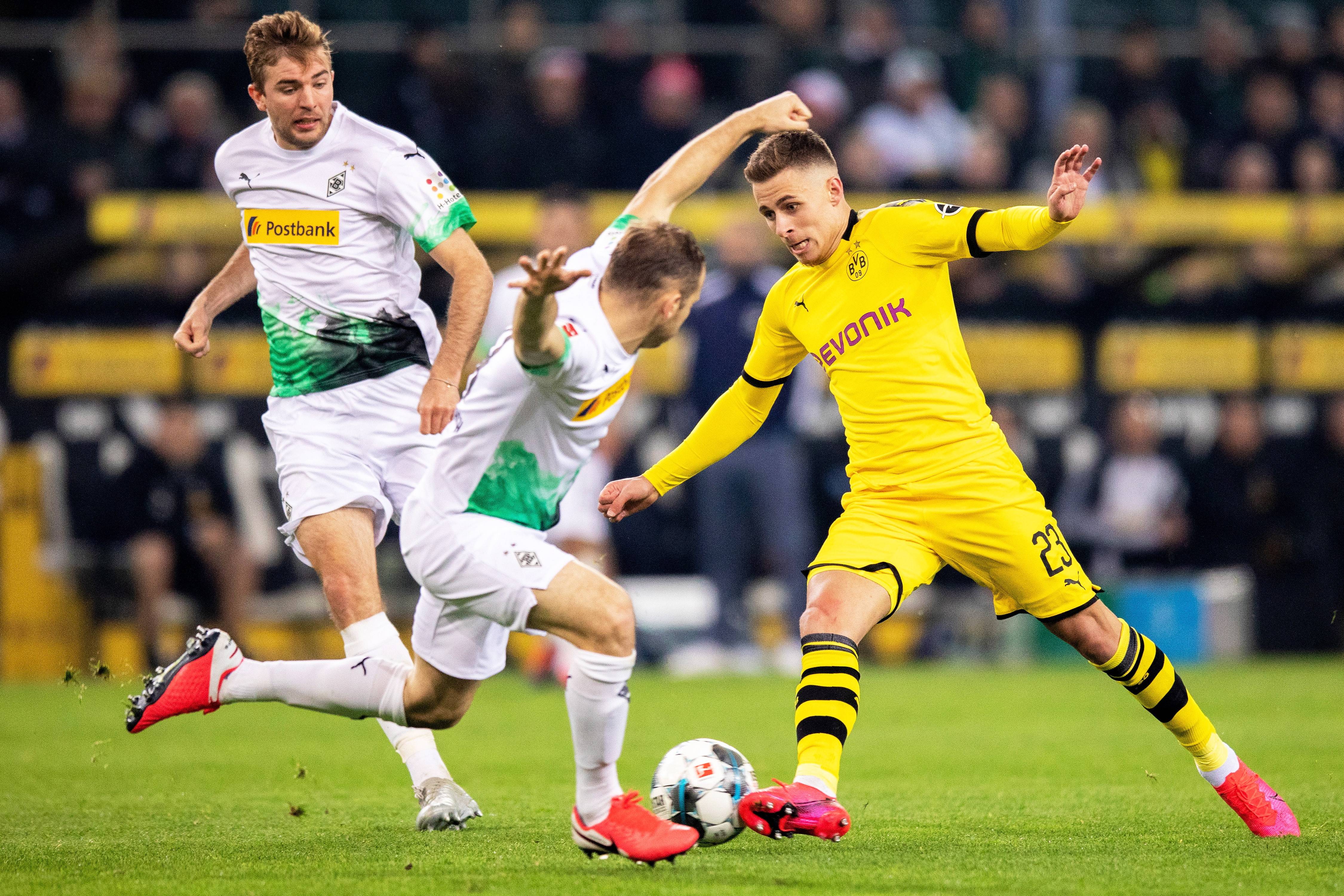 斯图加特主场梦幻大胜门兴,豪取联赛领先的简单介绍 斯图加特主场梦幻大胜门兴,豪取联赛领先的简单介绍