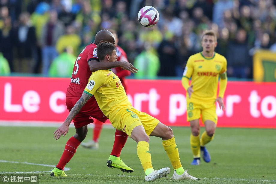 甘冈主场击败对手,豪取三分 甘冈主场击败对手,豪取三分