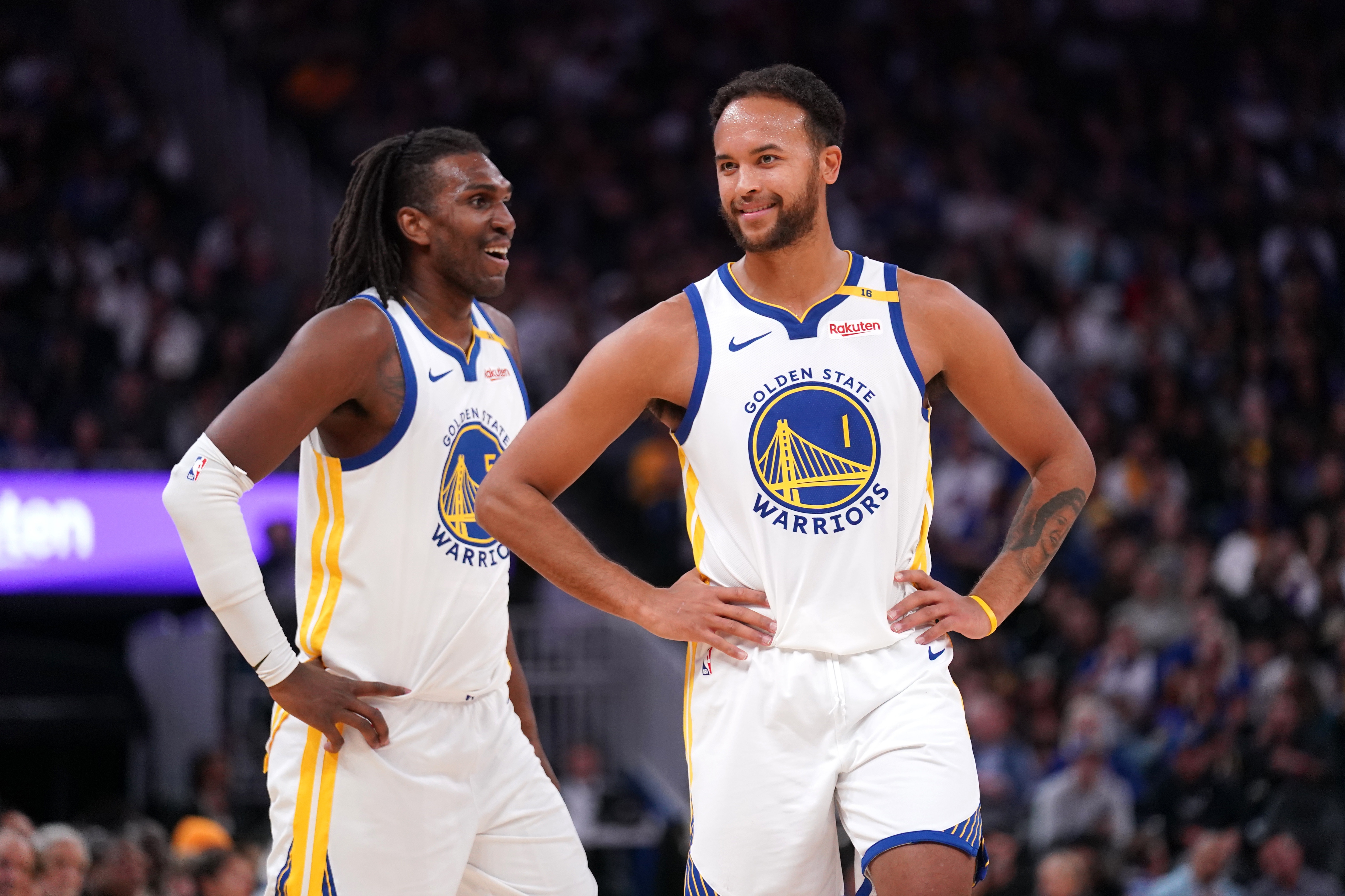 od体育在线-勇士队球员接受公开访问呈现球场外风采的简单介绍