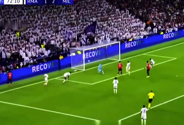 关于AC米兰客场逆转胜利，保持不败纪录继续领跑的信息