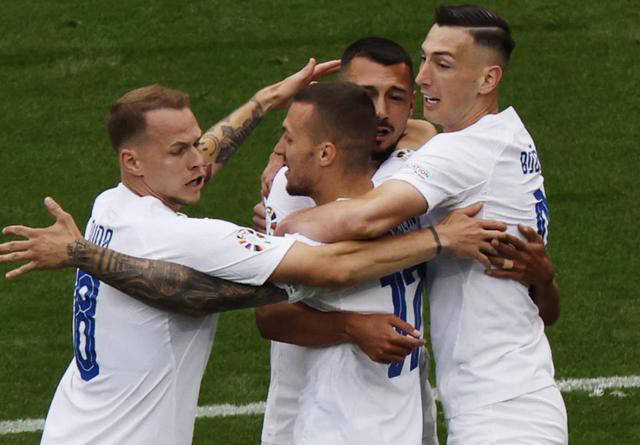 od体育电竞-斯洛伐克队士气高昂，展现实力