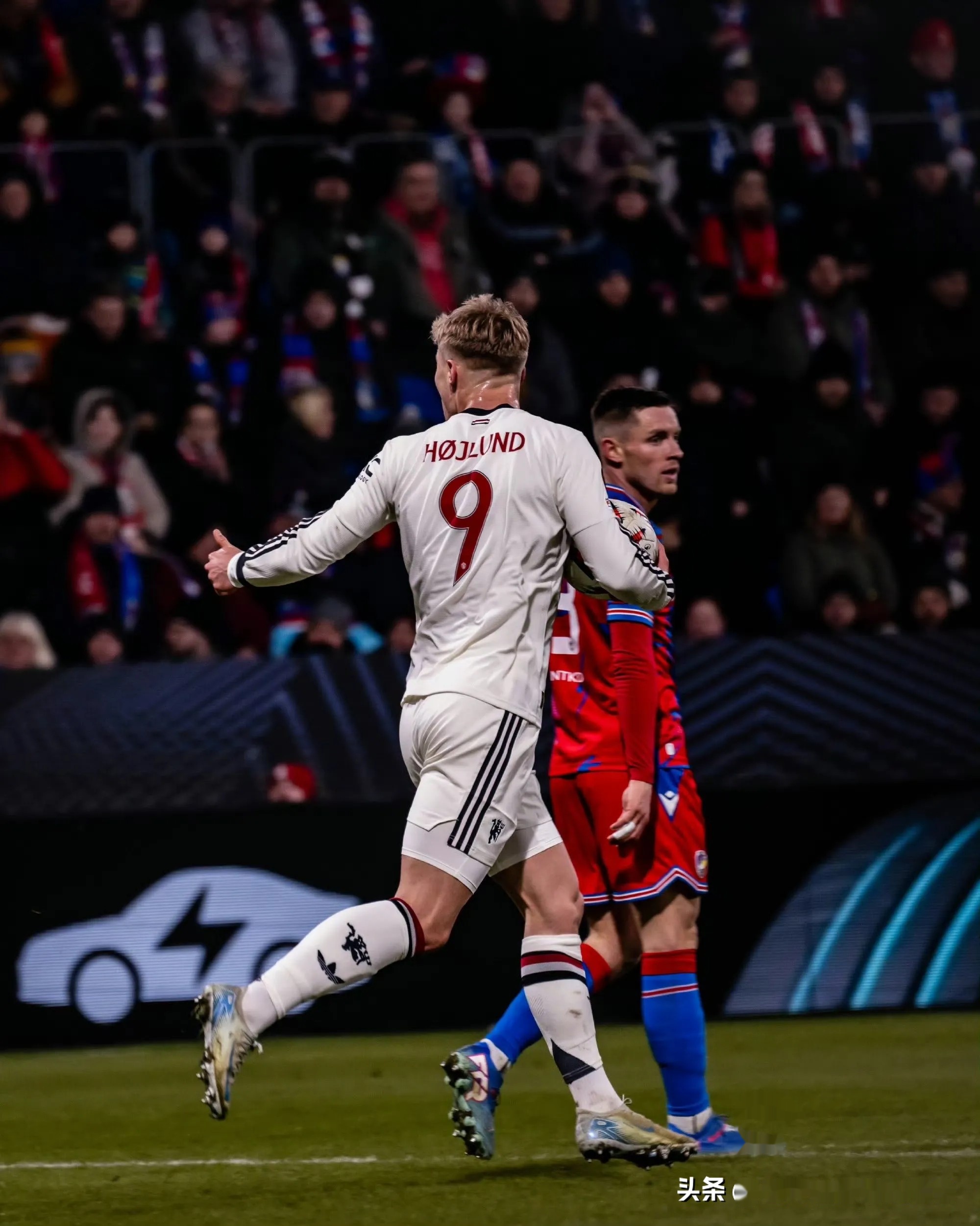 od体育官方入口-曼联官方宣布引进新后卫，弥补防守不足的简单介绍