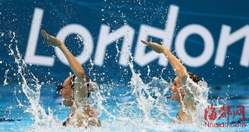 od体育课程-俄罗斯游泳选手刷新纪录夺冠