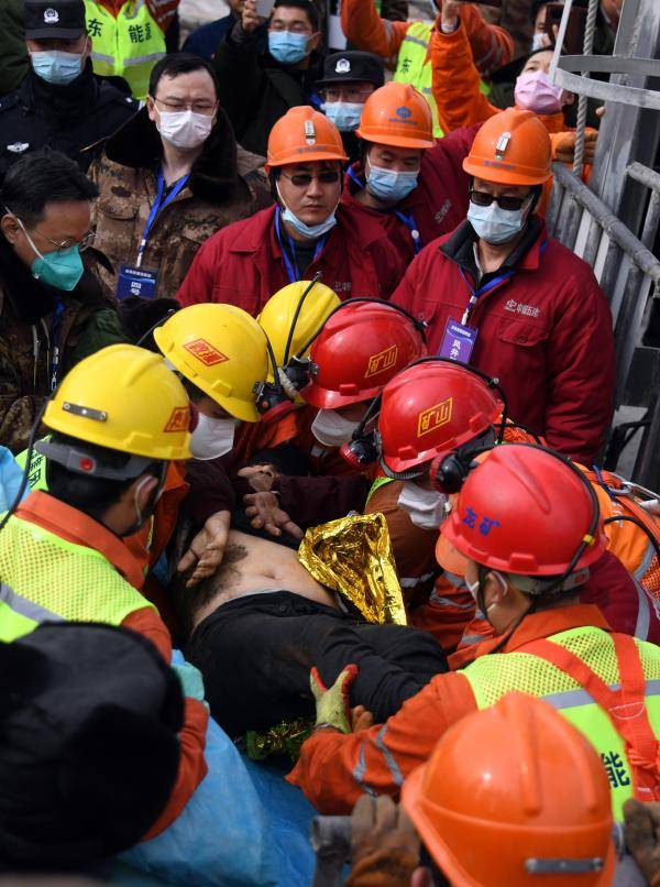 包含阿姆斯特丹矿工斩获一分，艰苦营救的词条