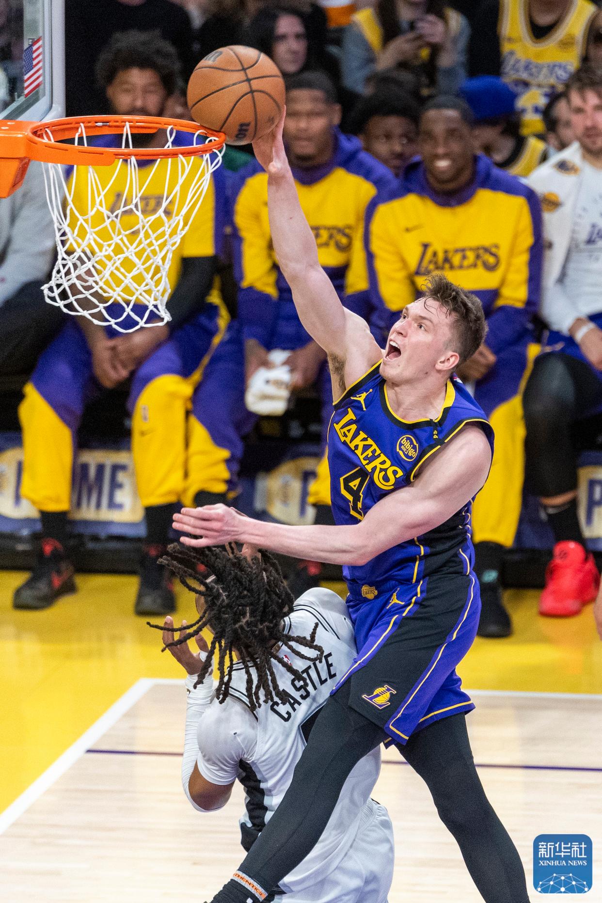 马刺大胜湖人,德罗赞32分创个人单场得分新高的简单介绍 马刺大胜湖人,德罗赞32分创个人单场得分新高的简单介绍