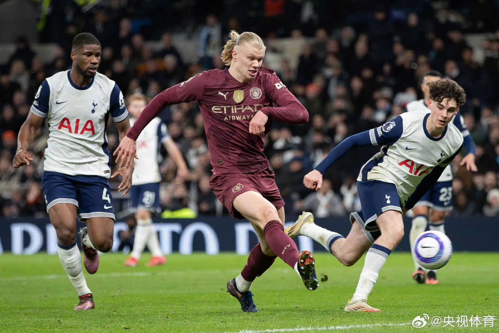 曼城再下一城,客场击败对手 曼城再下一城,客场击败对手