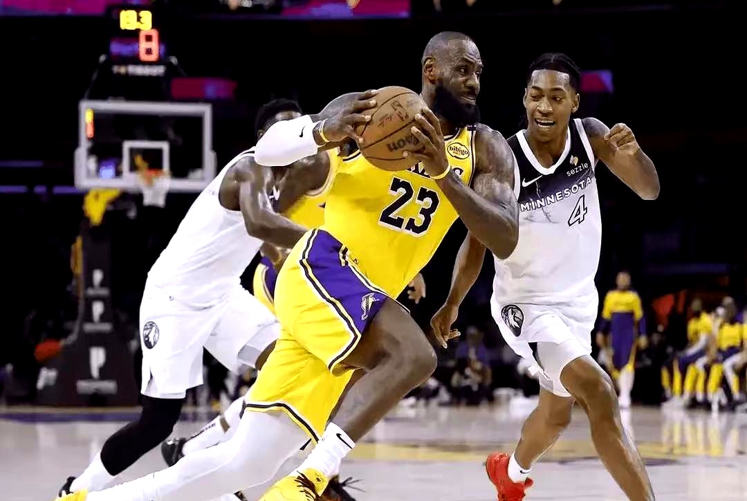 湖人惨败公牛,詹姆斯状态低迷 湖人惨败公牛,詹姆斯状态低迷