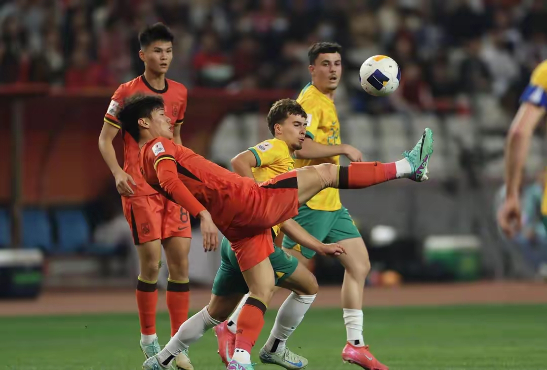 关于国际足球比赛频繁进行,实力对抗激烈的信息 关于国际足球比赛频繁进行,实力对抗激烈的信息